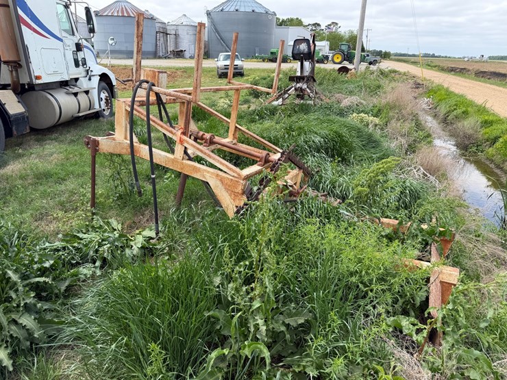 #45268-•-levee-trencher-image-4