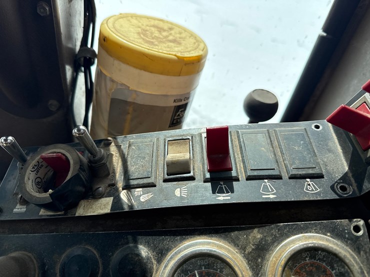 2019-champion-780a-image-49