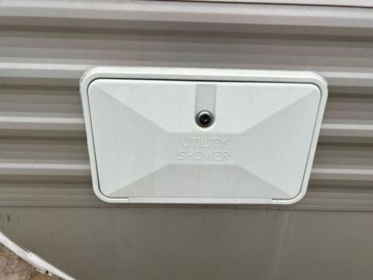 2010-gulf-stream-innsbruck-supreme-lodge-40tbs-t/a-image-35