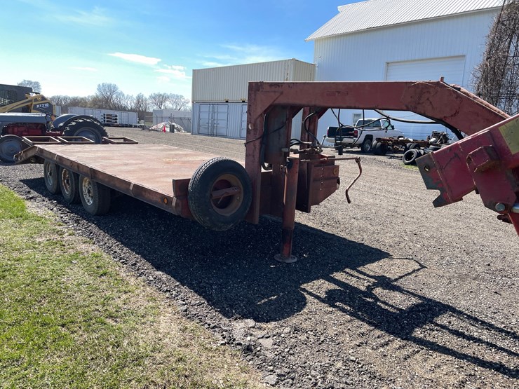 #3097-•-schuster-20'-triaxle-gooseneck-trailer-(has-wi-title)-image-2