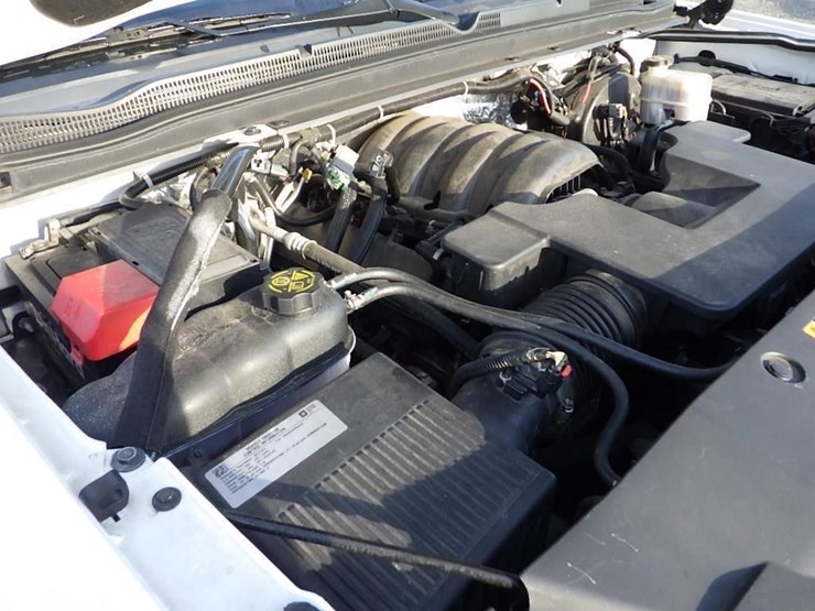 2017-chevrolet-tahoe-image-12