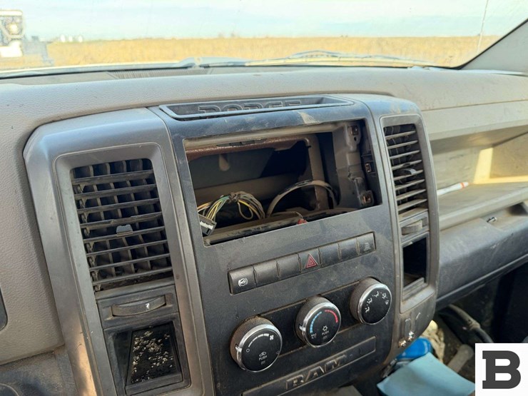 2011-dodge-ram-2500-image-26