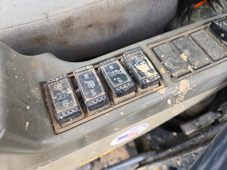 deere-470g-lc-image-60