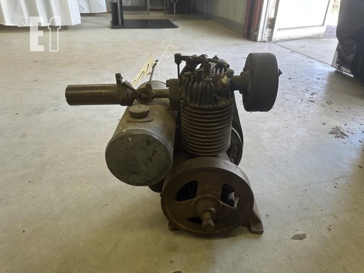 vintage-hit-&-miss-engine-image-4