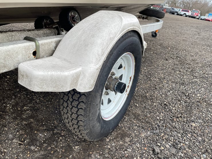 #2338-•-2002-crestliner-1650-fish-hawk-fishing-boat-(has-wi-title)-image-29