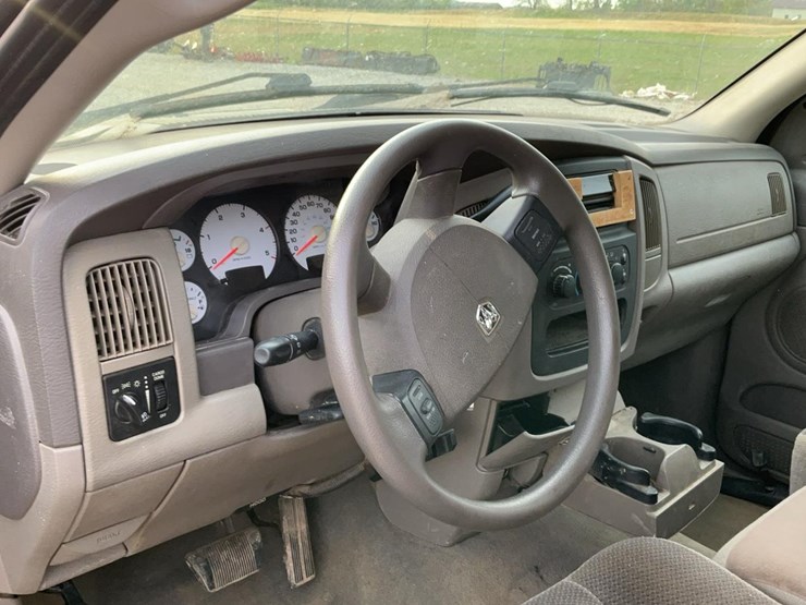 2004-dodge-2500-image-16