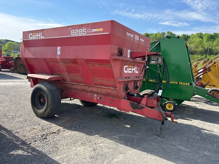 gehl-8285-image-1