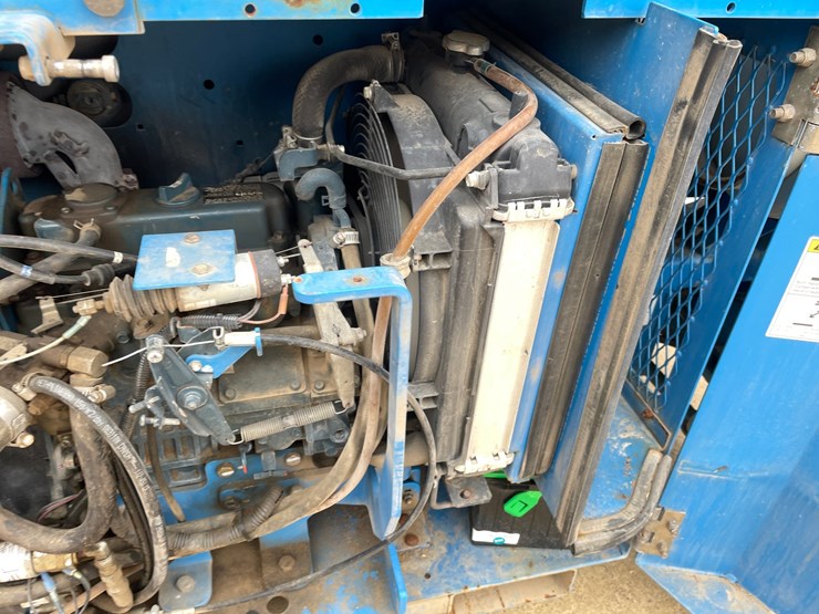 #7514-•-(s-2)-2012-genie-3369-rough-terrain-scissor-lift-image-37