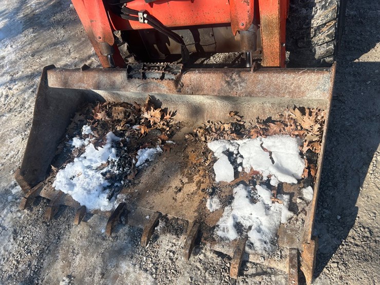 2018-kubota-ssv75-image-57