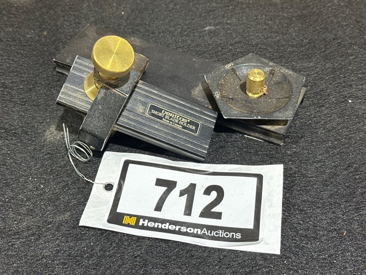 #712-•-short-blade-holder-image-1