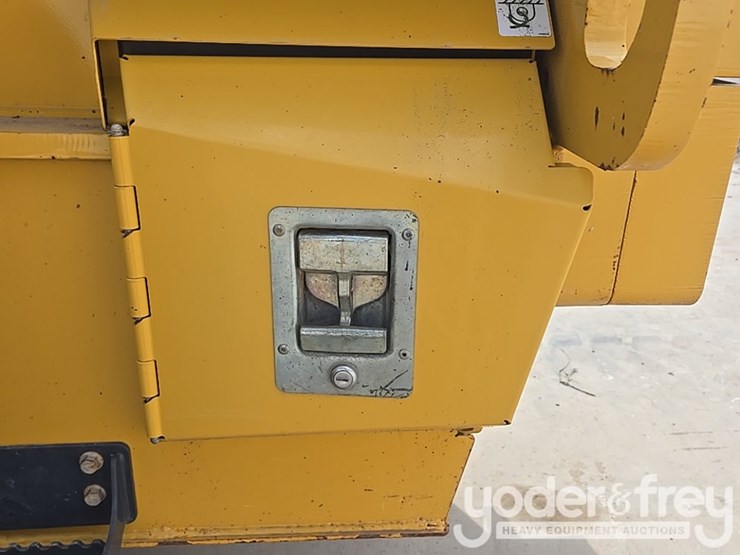 2019-deere-670g-image-73