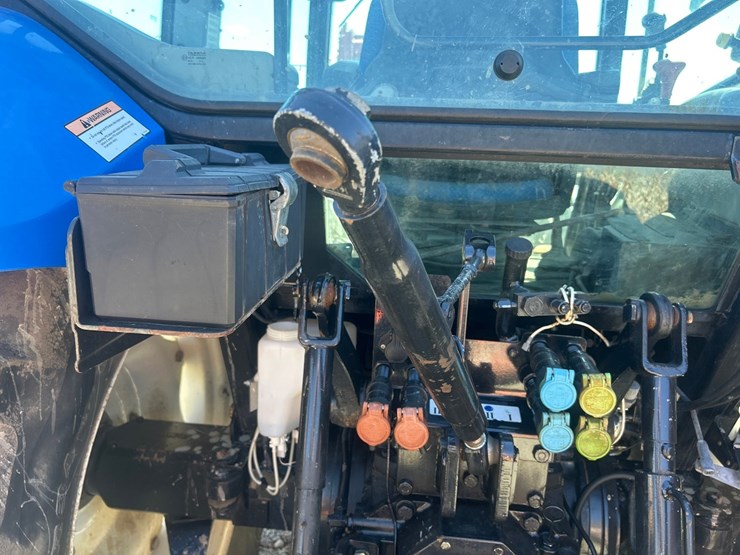 new-holland-t5070-image-35