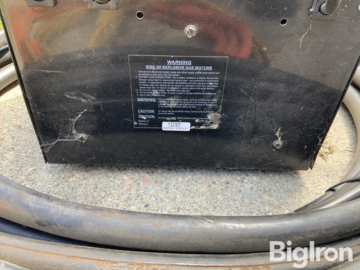 battery-charger-&-220v-cord-image-9