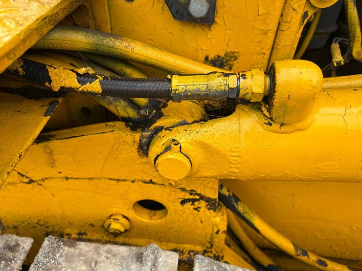 john-deere-350-image-24