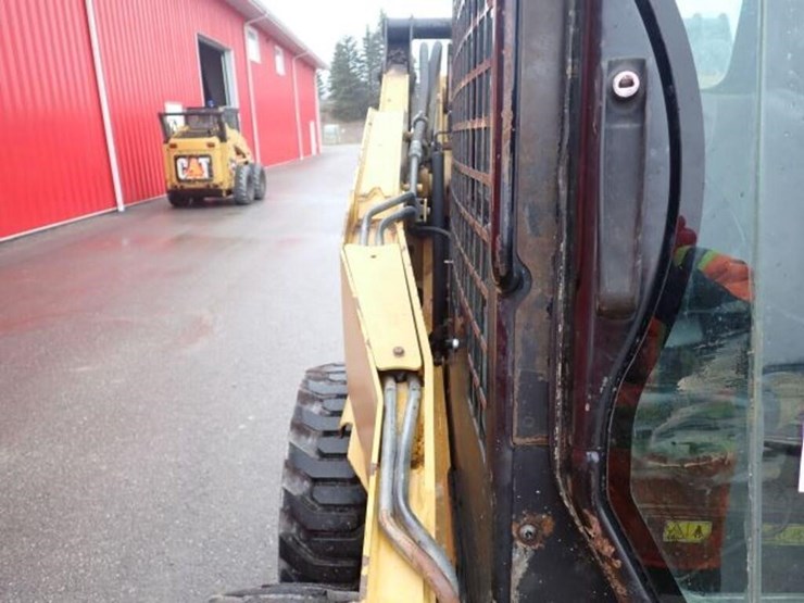 2010-caterpillar-232b-image-35