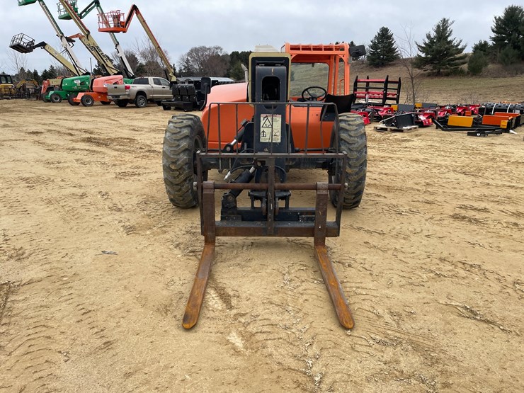 2013-jlg-g6-42a-image-2