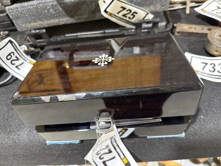 #722-•-protect-philippe-geneva-box-with-swivel-bases,-etc.-image-2