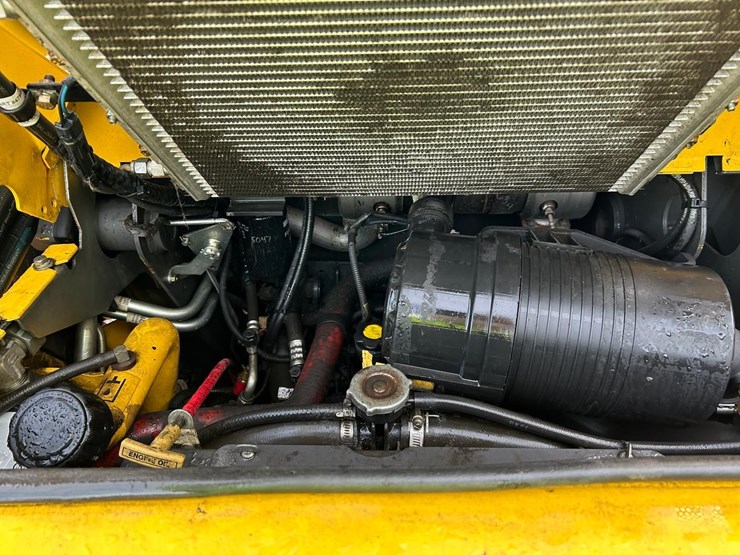 2017-new-holland-l218-image-14