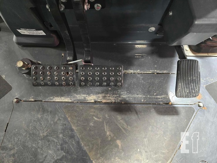 2023-deere-310-g-tier-image-18