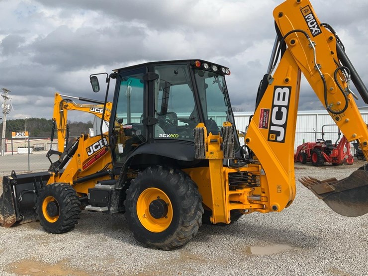 2023-jcb-3cx-image-4