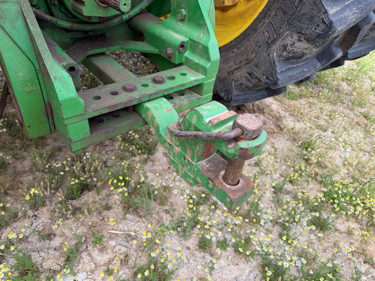 2012-john-deere-8235r-image-22