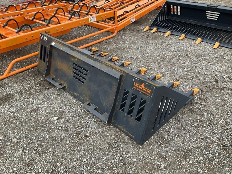 #1373-•-unused-landhonor-72"-skid-steer-rock-bucket-image-4