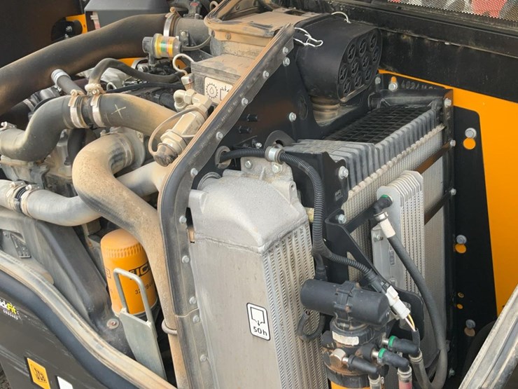 2022-jcb-510-56-image-7