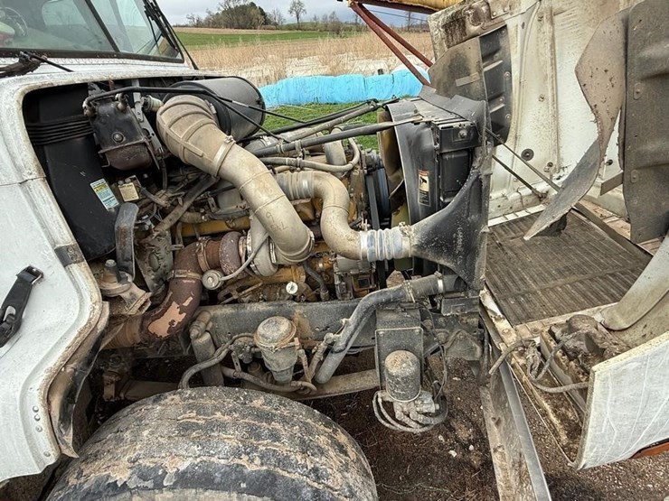 1999-freightliner-fld112-image-19