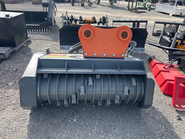 caterpillar-320-image-1