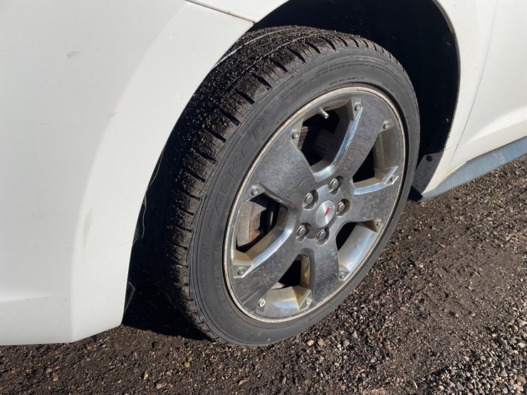 #2849-•-2008-pontiac-vibe-awd-hatchback-(has-wi-title)-image-9