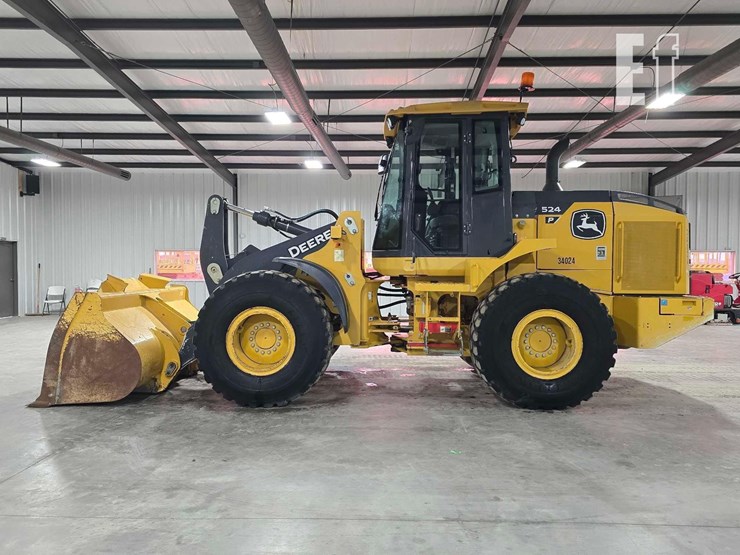 2022-deere-524-p-tier-image-5