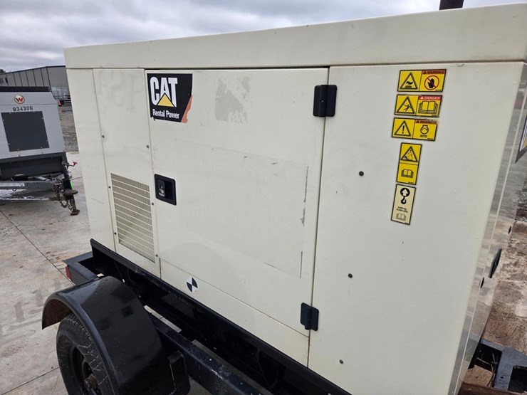 2011-caterpillar-xq20-image-17