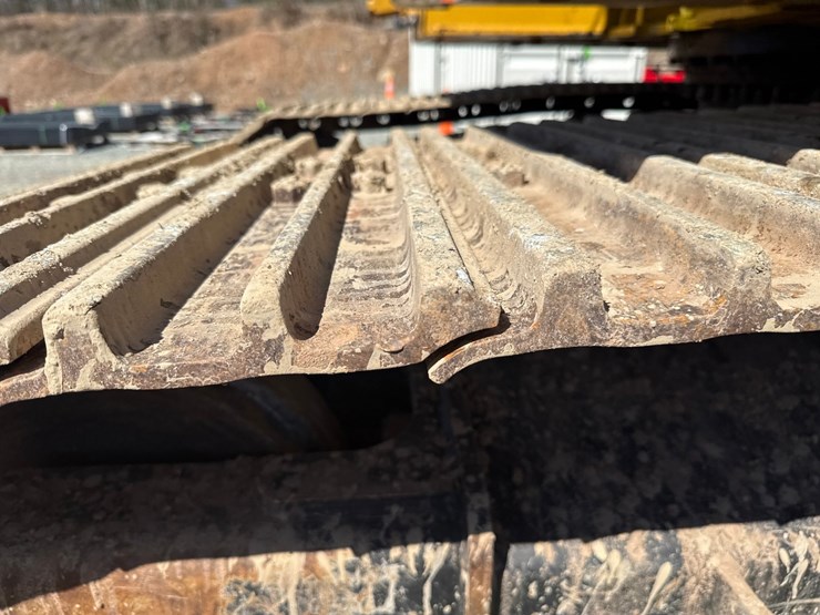 caterpillar-325-image-77