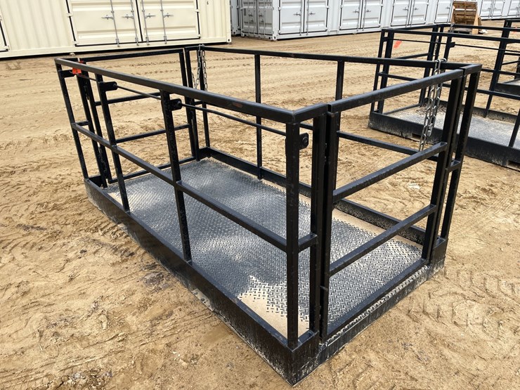 #7535-•-8'-work-platform-with-fork-pockets-image-4