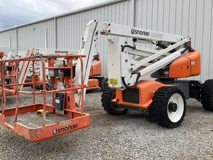 #302-•-2019-snorkel-46'-4wd-articulating-boom-lift-#3-image-28