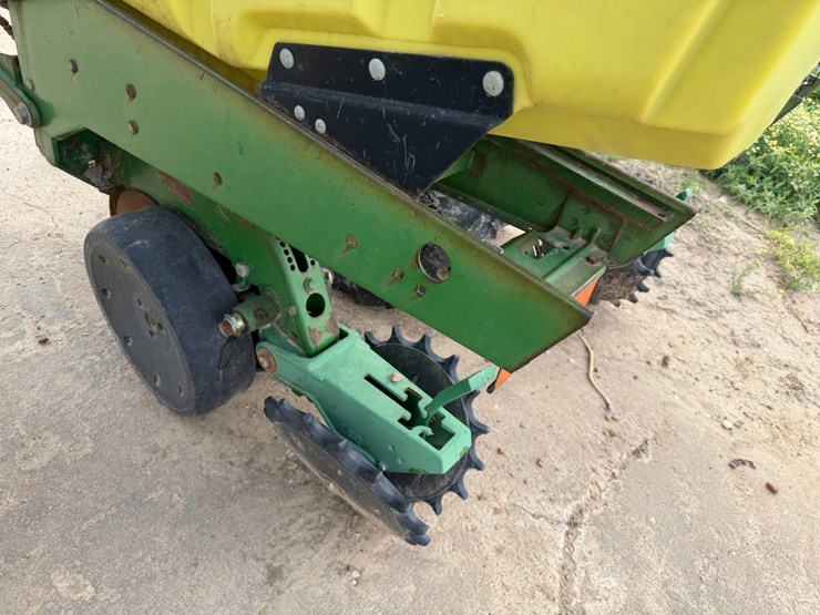 john-deere-1720-image-33