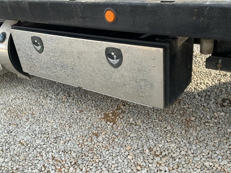 2021-peterbilt-337-image-65