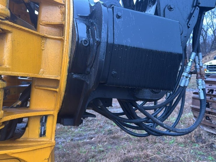 2010-tigercat-lx822c-image-24