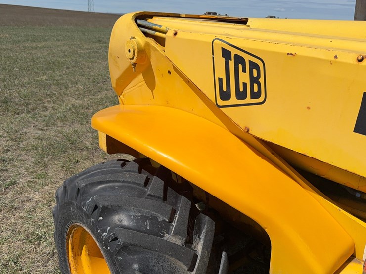 jcb-520-image-13