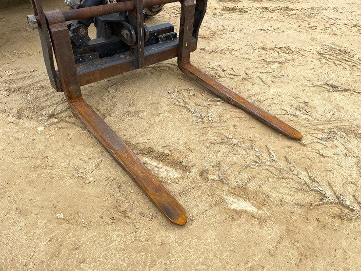 2013-jlg-g6-42a-image-27