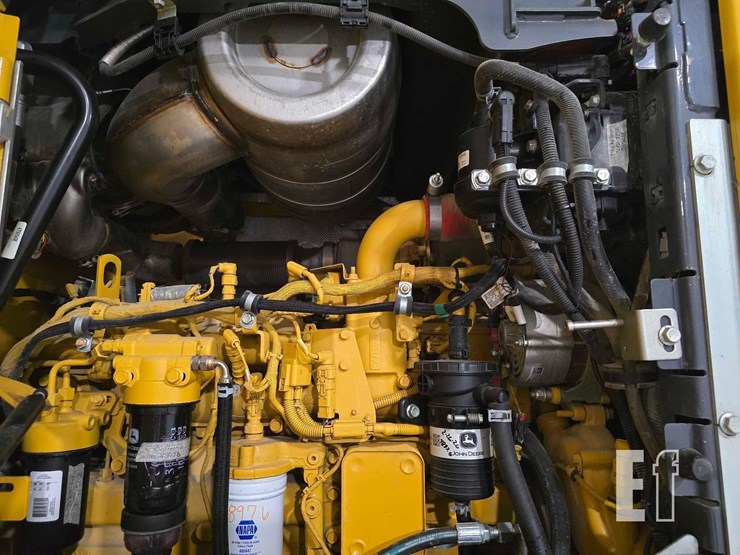 2022-deere-524-p-tier-image-21