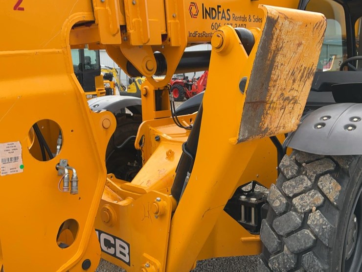2022-jcb-510-56-image-32
