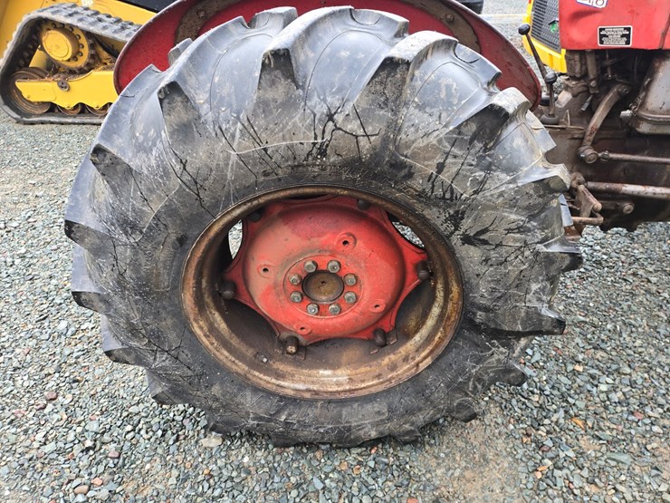 massey-ferguson-35-image-46