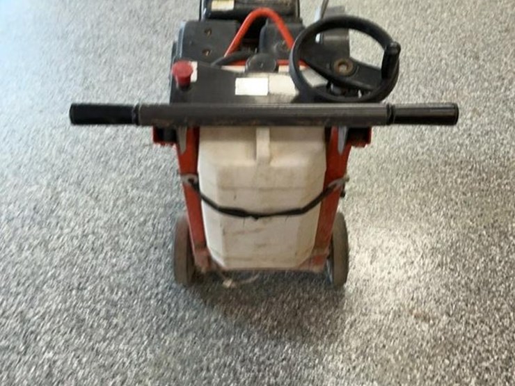 #104-•-husqvarna-fs400lv-concrete-saw-image-2
