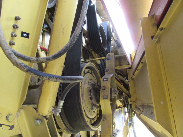 new-holland-tr96-image-11