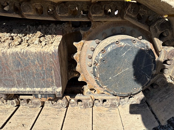 new-holland-eh160-image-55