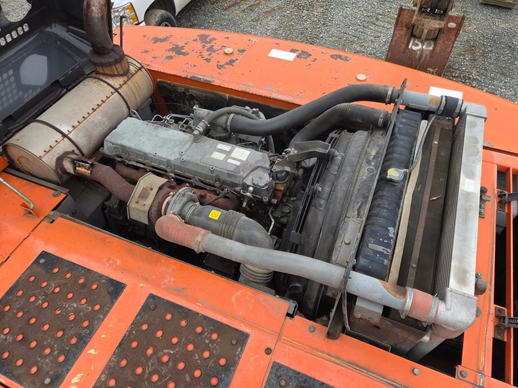 hitachi-zx330-lc-image-41