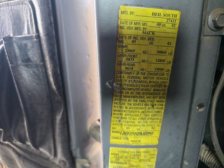 2003-mack-rd688s-image-88