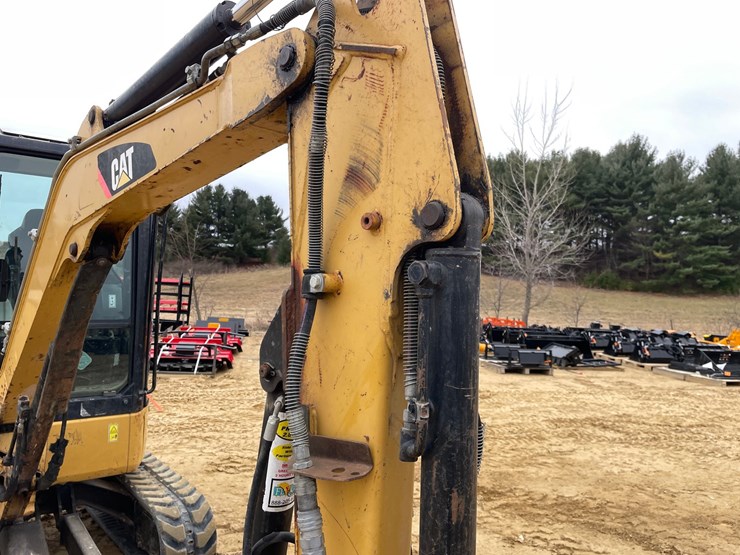 2014-caterpillar-303.5-image-32