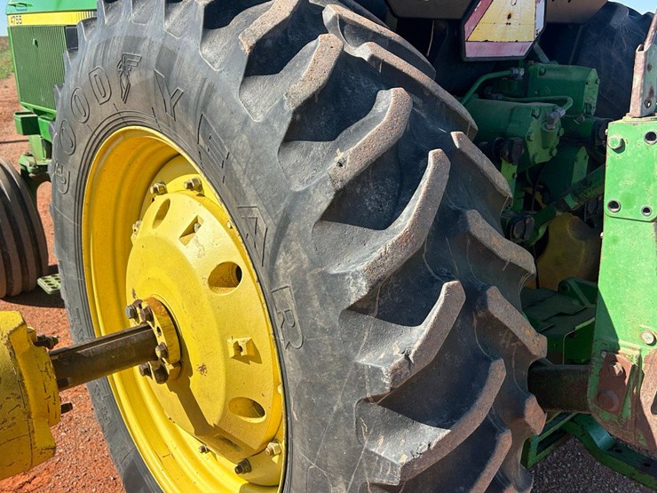 1989-john-deere-4755-image-12